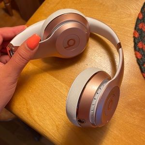 Headphones (beats) Rose Gold